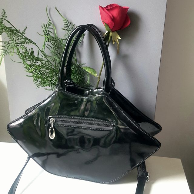 Bolso Labios Charol