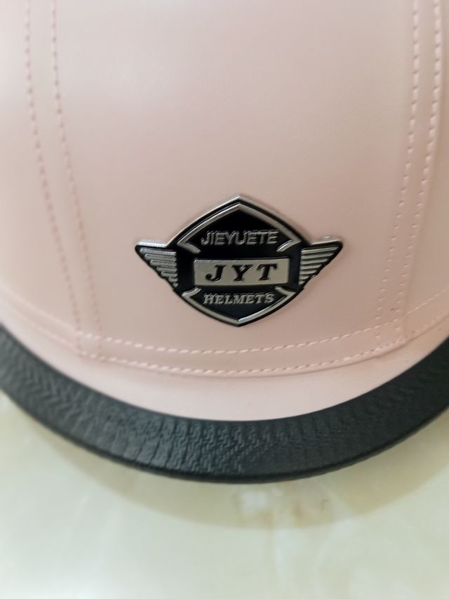 casco rosa vintage nuevo M