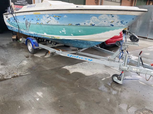 Se vende embarcación glastron la raya V214