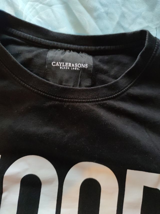 T-shirt hood love never dies nera