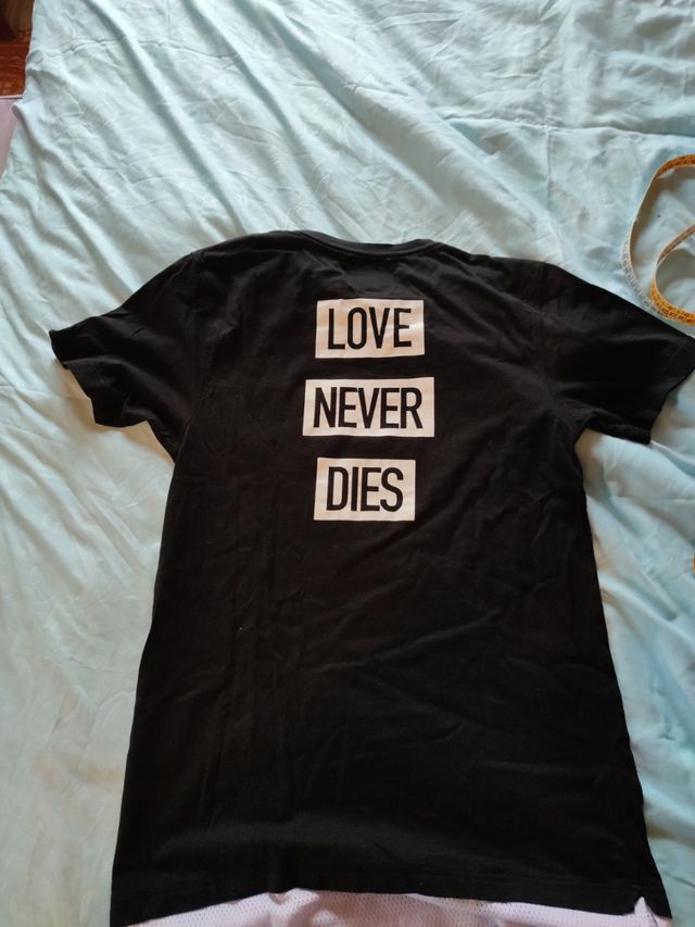 T-shirt hood love never dies nera