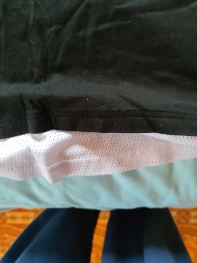 T-shirt hood love never dies nera