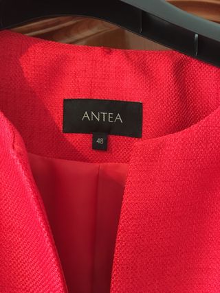 Chaqueta corta marca Antea talla 48
