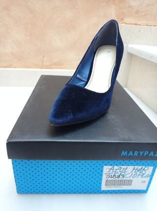Zapatos terciopelo azul marino Mary Paz.