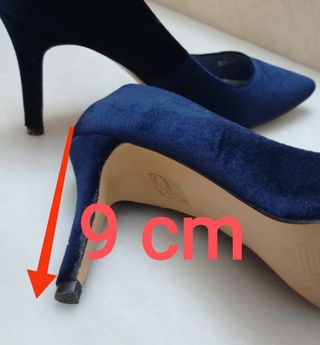 Zapatos terciopelo azul marino Mary Paz.
