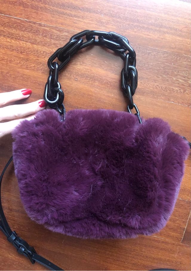 Mini bolso de pelo granate de Parfois