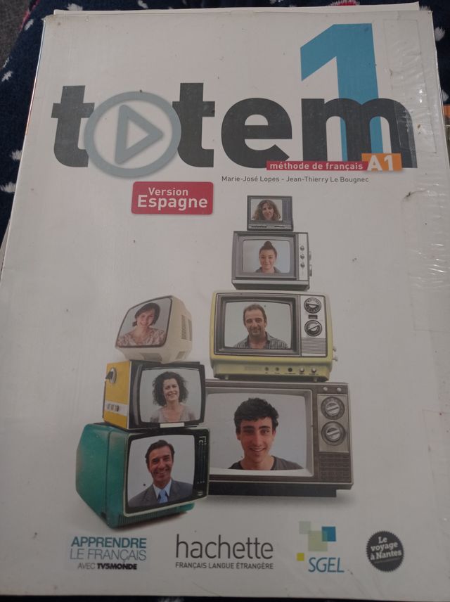 Libro tótem 1 (A1) y libro de actividades