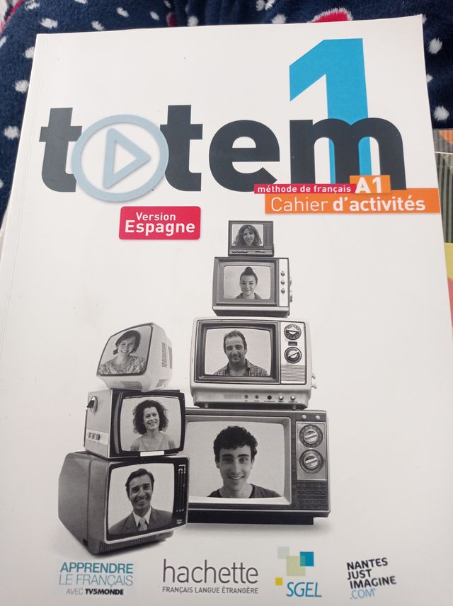 Libro tótem 1 (A1) y libro de actividades