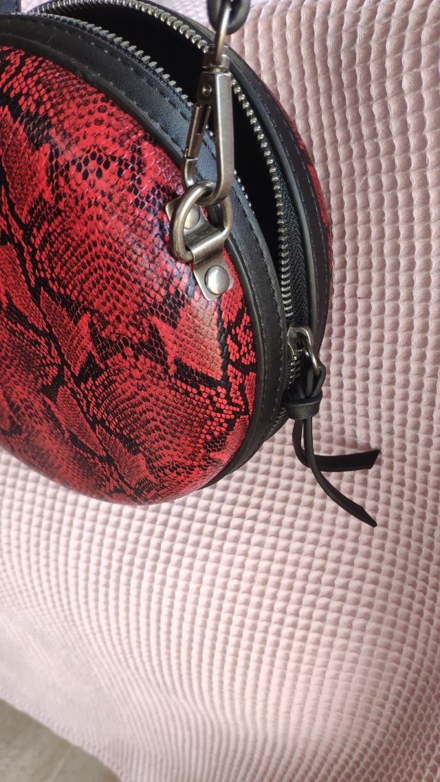 bolso de hombro imitación serpiente 17 cm diámetro