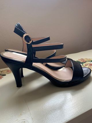 Sandalias de tacón negras