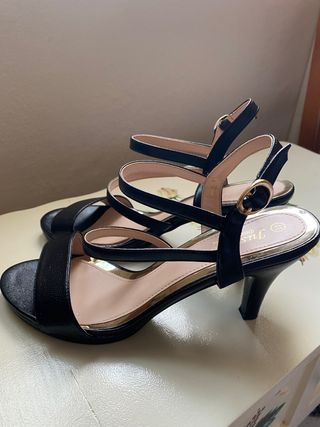 Sandalias de tacón negras