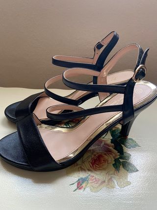 Sandalias de tacón negras