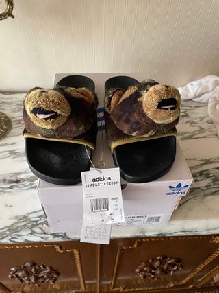  Chanclas Jeremy Scott para Adidas