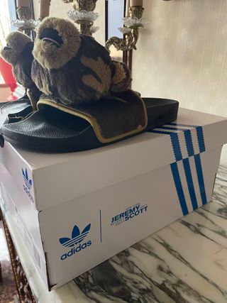  Chanclas Jeremy Scott para Adidas
