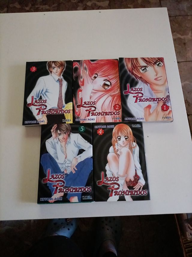 Lazos prohibidos, de Kotomi Aoki, tomos del 1 al 5