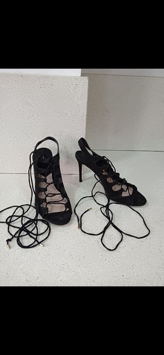 Sandalias MANGO muy nuevas. 