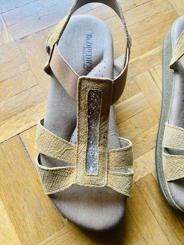 Arcopedico sandalias brillo beige