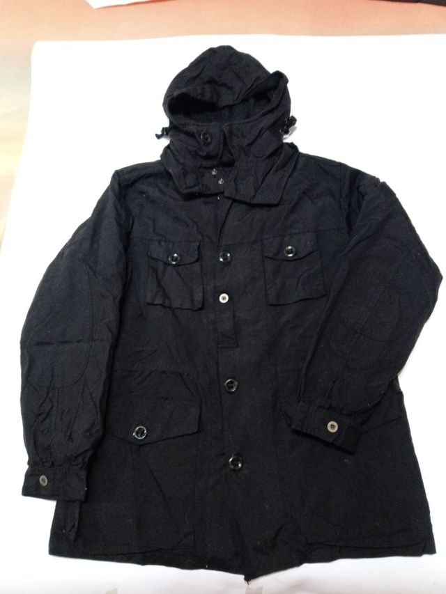 Parka Negra Hombre T-52. Adolfo Domínguez.