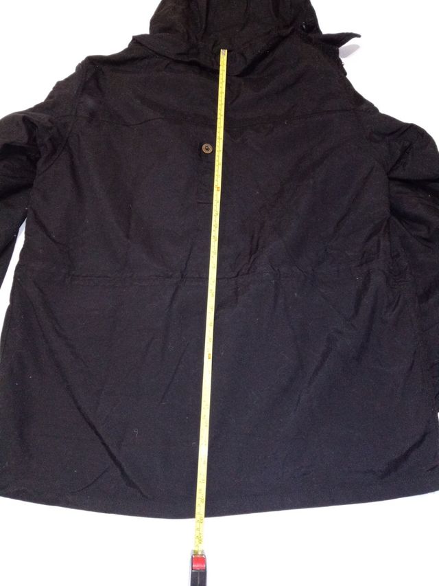 Parka Negra Hombre T-52. Adolfo Domínguez.