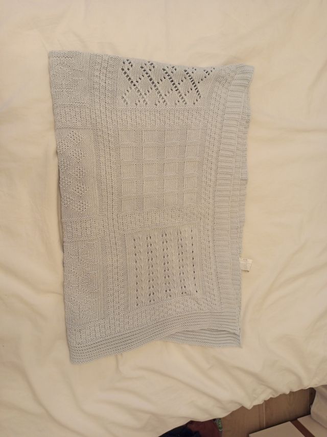 Manta crochet azul cielo Zara 70x100