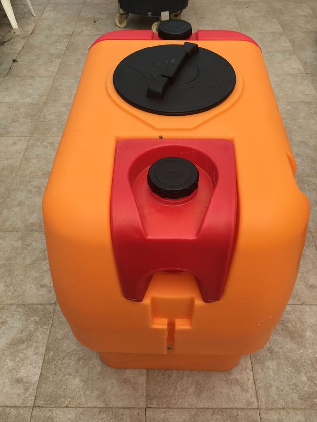 Depósito 300 litros suspendido