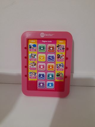 Libros Minie Mouse con tablet para escucharlos.