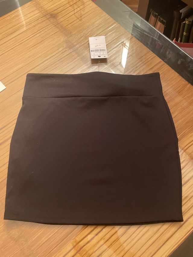Falda corta Stradivarius SIN ESTRENAR