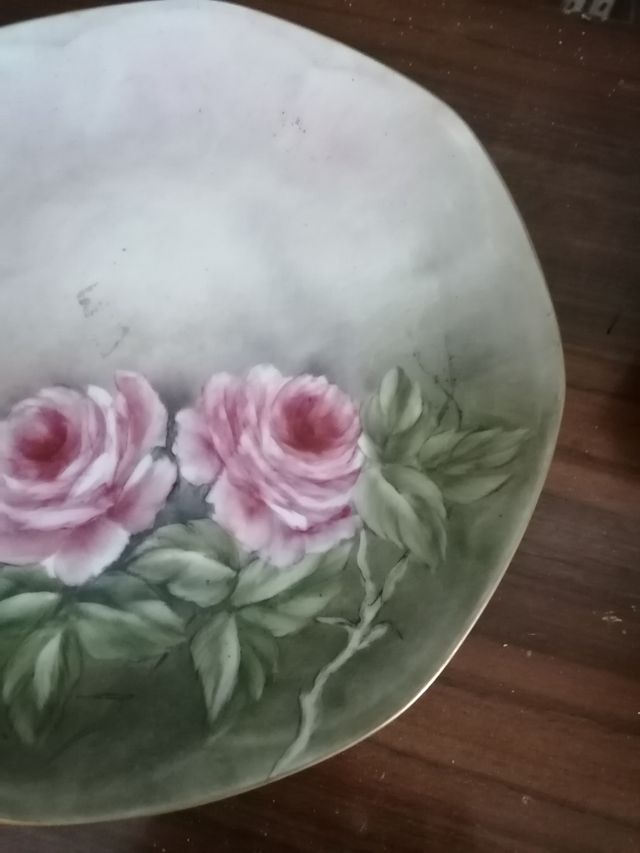 prato em porcelana pintado à mão 