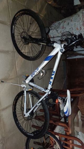Bici BTT Connor con doble freno disco.