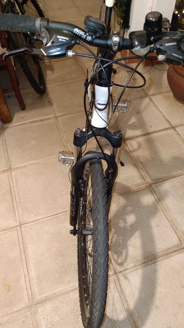 Bici BTT Connor con doble freno disco.