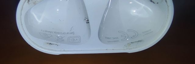 estuches airpod y auriculares.