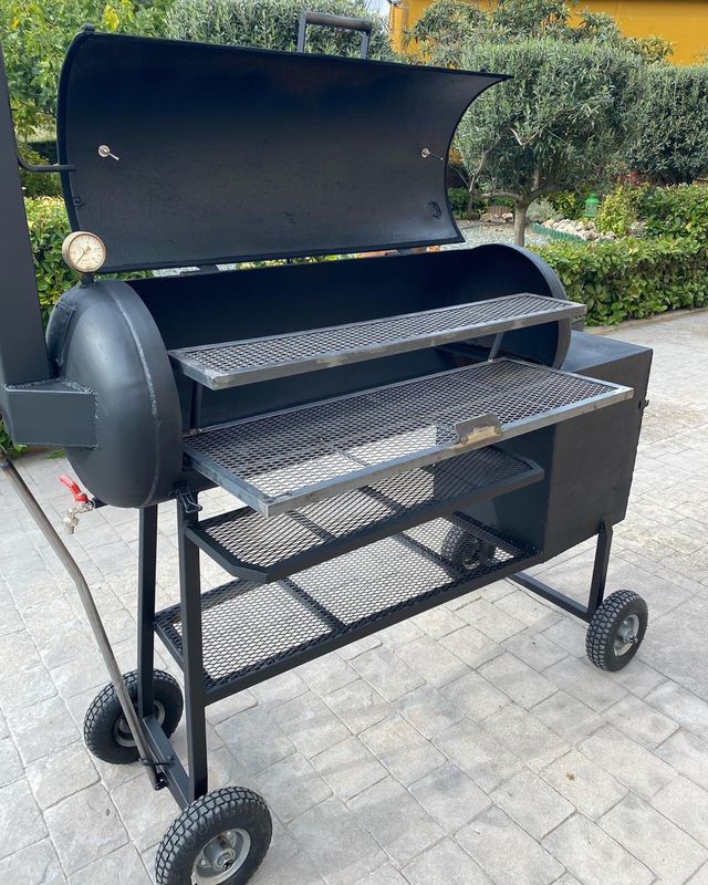Affumicatore per carne da barbecue
