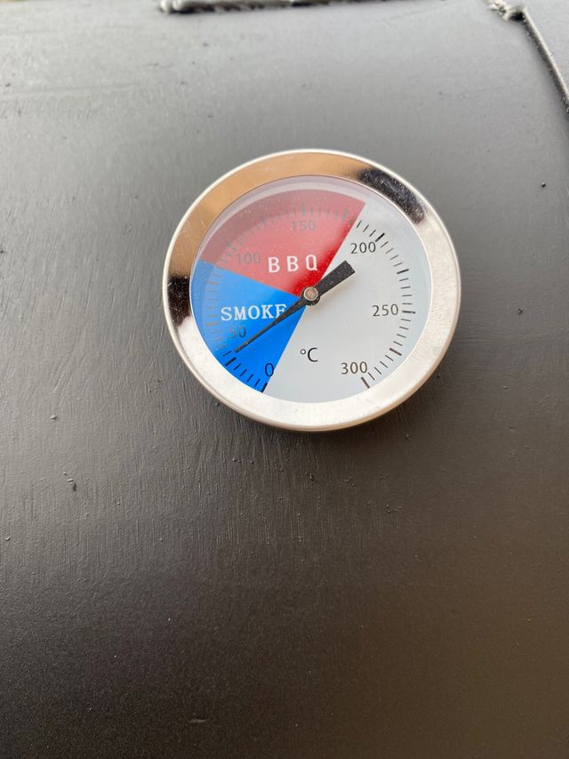 Affumicatore per carne da barbecue