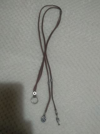 collar de cuero 