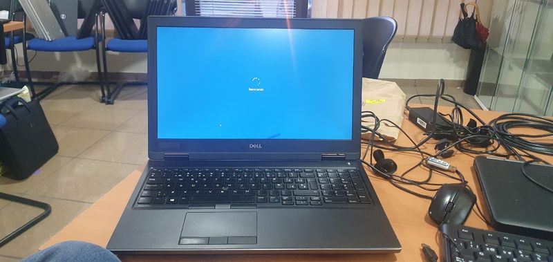 DELL 7530 I7 8750H 32 RAM 512 SSD NVIDIA 4GB afbeelding 2