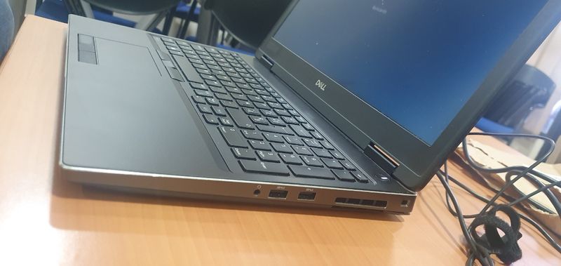 DELL 7530 I7 8750H 32 RAM 512 SSD NVIDIA 4GB afbeelding 3