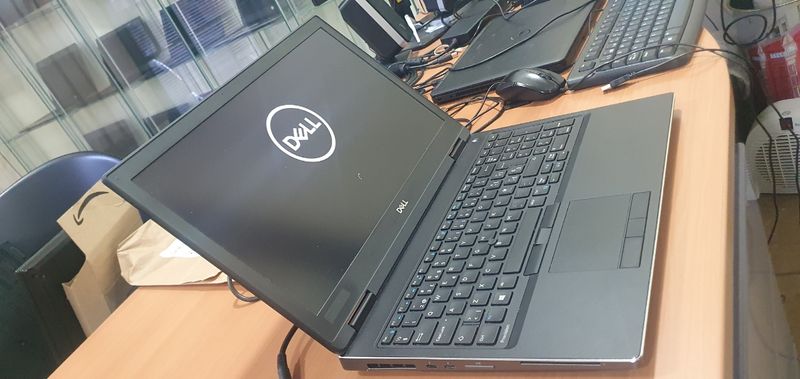 DELL 7530 I7 8750H 32 RAM 512 SSD NVIDIA 4GB afbeelding 4