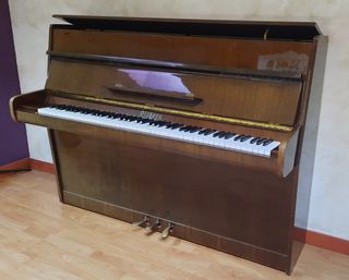 Piano vertical