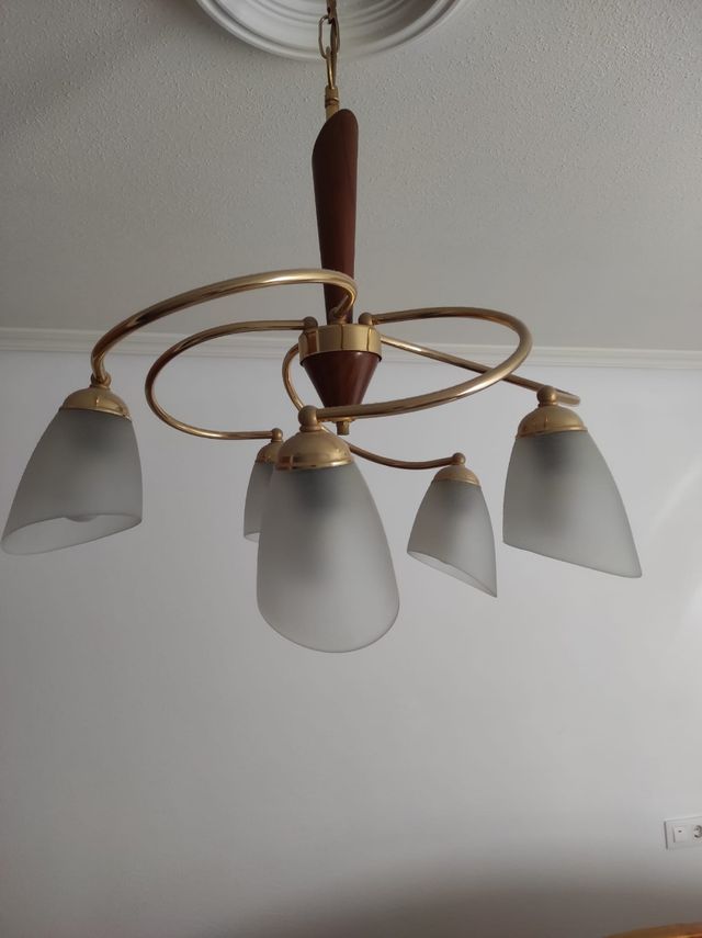 Lámpara  techo y mesita