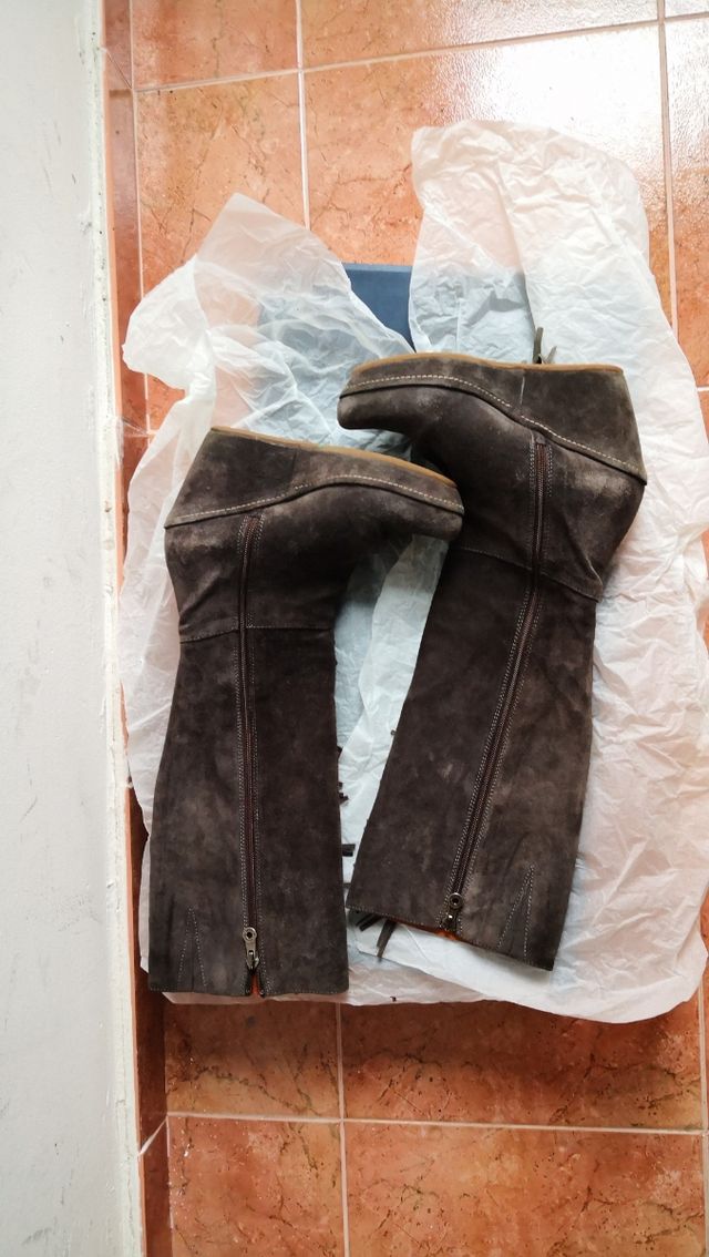 botas gris flecos Pedro Miralles