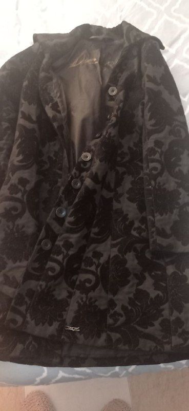 Abrigo negro Desigual