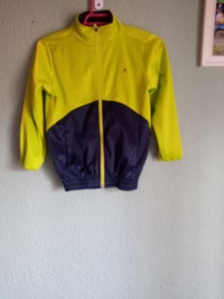 Chaqueta chandal.