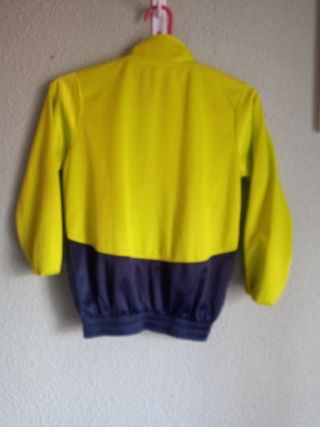 Chaqueta chandal.