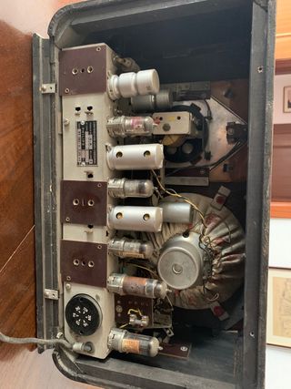 Radio Philips antigua Be-382