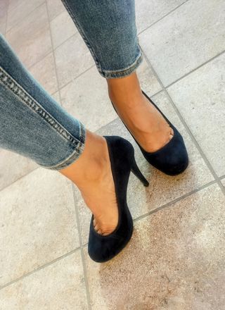 Zapatos de tacón azul marino