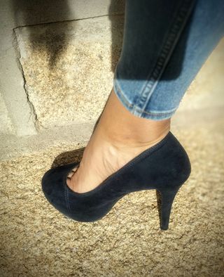 Zapatos de tacón azul marino