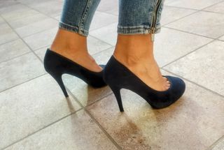 Zapatos de tacón azul marino