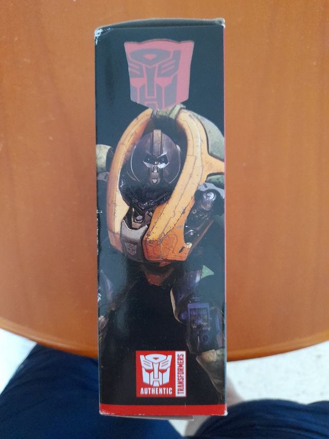 figura transformers bumblebee, takara tomy,