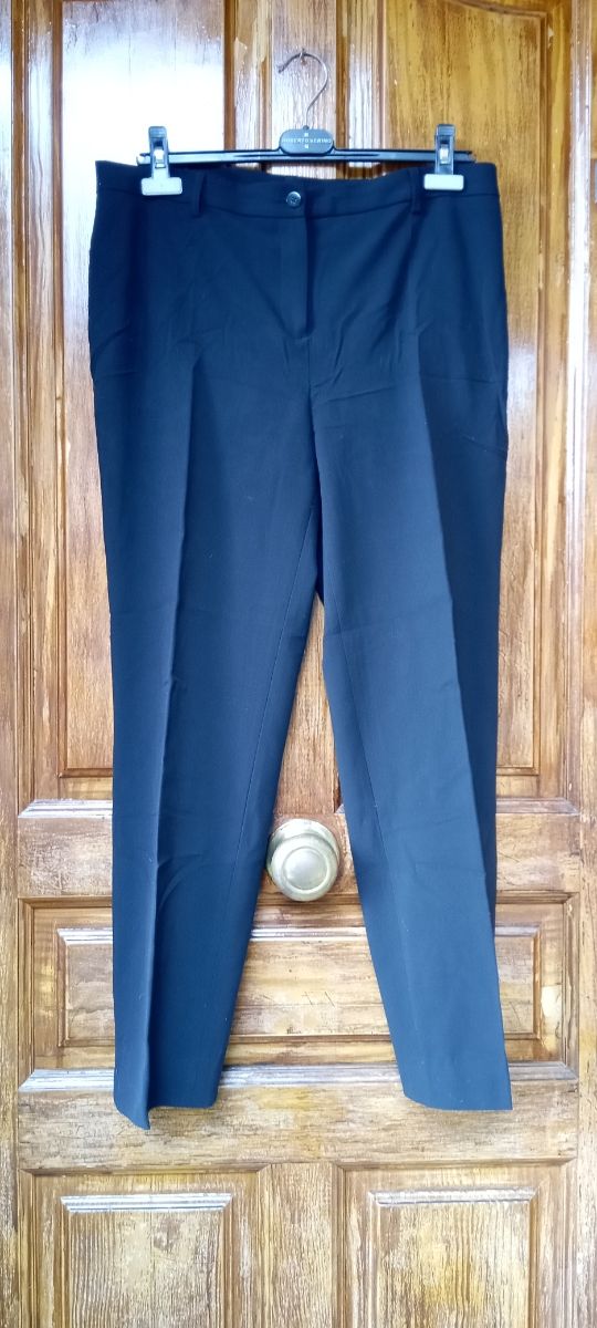 pantalón negro piezas Punto Roma