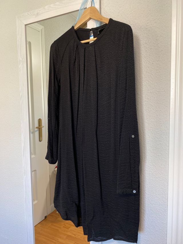 Vestido negro con dibujo talla S MANGO